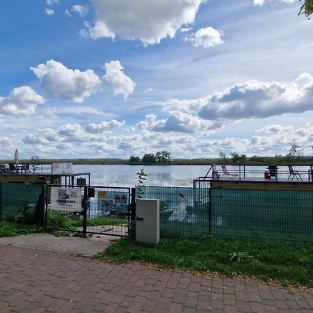 Hotel Hausboote Unteres Odertal Hausboot Kranich Schwedt Exterior foto