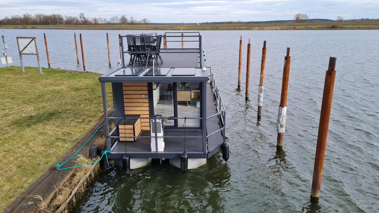 Hotel Hausboote Unteres Odertal Hausboot Kranich Schwedt Exterior foto