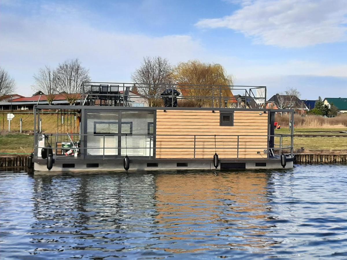 Hotel Hausboote Unteres Odertal Hausboot Kranich Schwedt Exterior foto