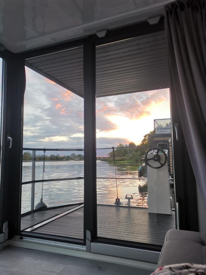 Hotel Hausboote Unteres Odertal Hausboot Kranich Schwedt Exterior foto